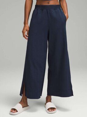 Lululemon Stretch Woven High-Rise Wide-Leg Cropped Pant Size Large Navy